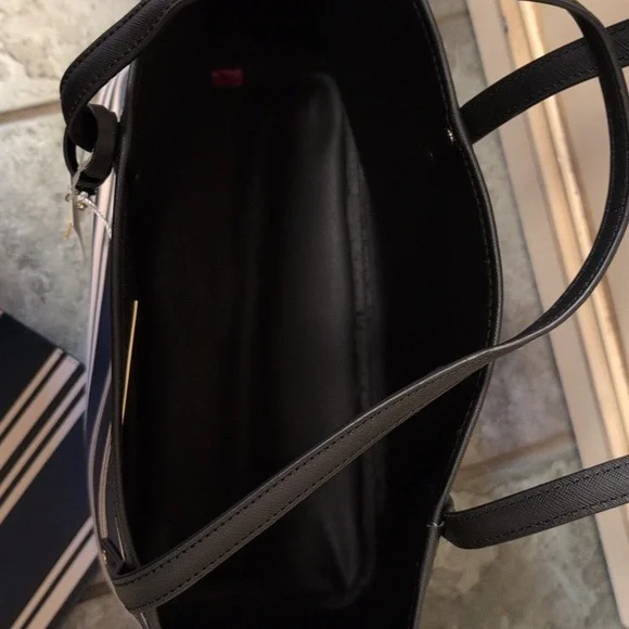 Trina Turk tote bag with hand purse - Picture 3 of 5